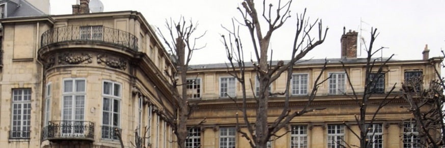 Un immeuble avec des appartements